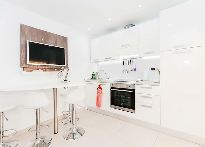 Exclusive Francy's In Garden City, Sant'eugenio Costa Adeje (Tenerife)