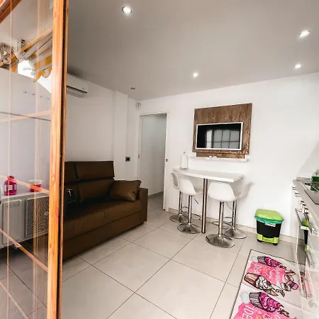 Apartment Exclusive Francy's In Garden City, Sant'eugenio